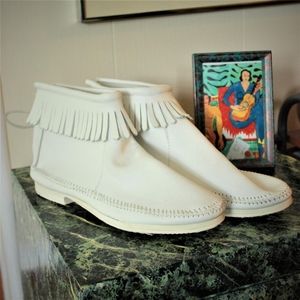 Vintage Moccasins White Genuine Leather Fringed Ankle Boot US 8 USA
